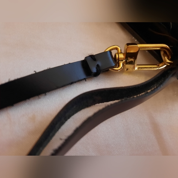 LOUIS VUITTON Epi Leather Pochette Accessoires Black - Picture 11 of 16